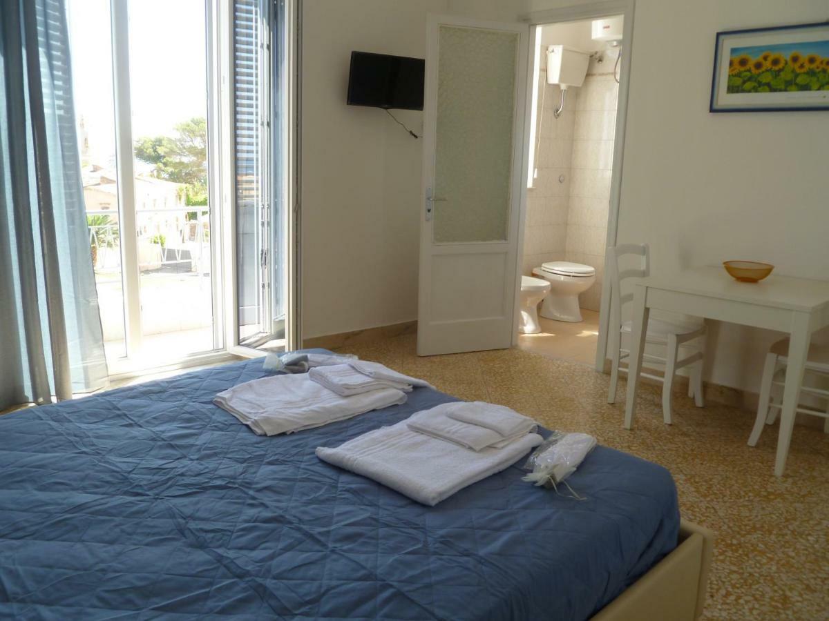 טראביה Casa Michela, Sea-View Apartments מראה חיצוני תמונה